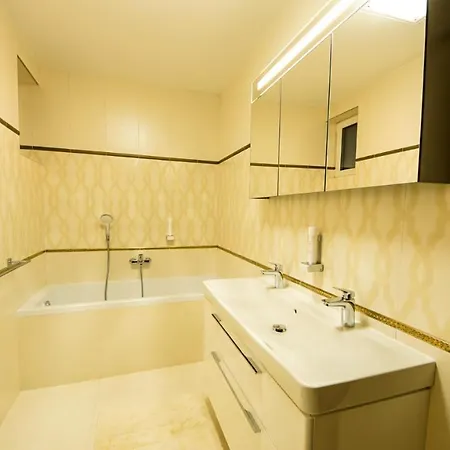 Elite House Moravany nad Váhom