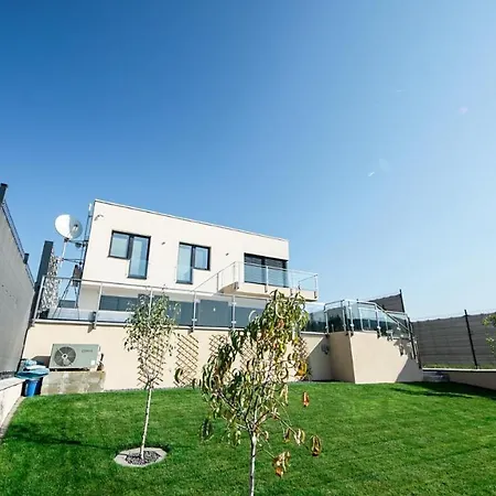 Elite House