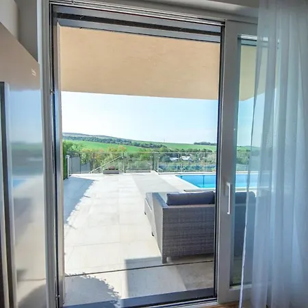 Elite House Moravany nad Váhom